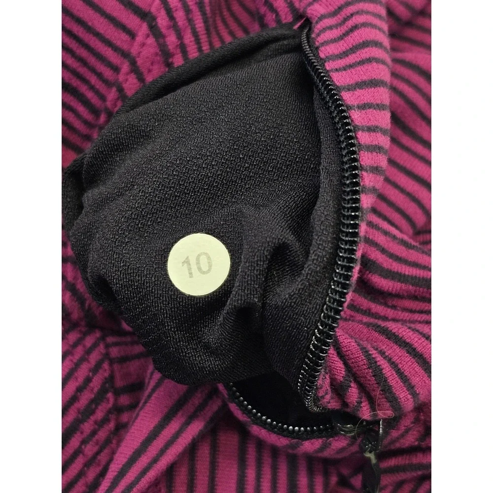 Lululemon Athletica Long Sleeve Striped Athletic Top Thumbholes Zip Pocket Sz 10